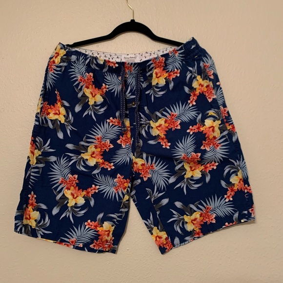 Tommy Bahama Other - Tommy Bahama blue floral board shorts for men